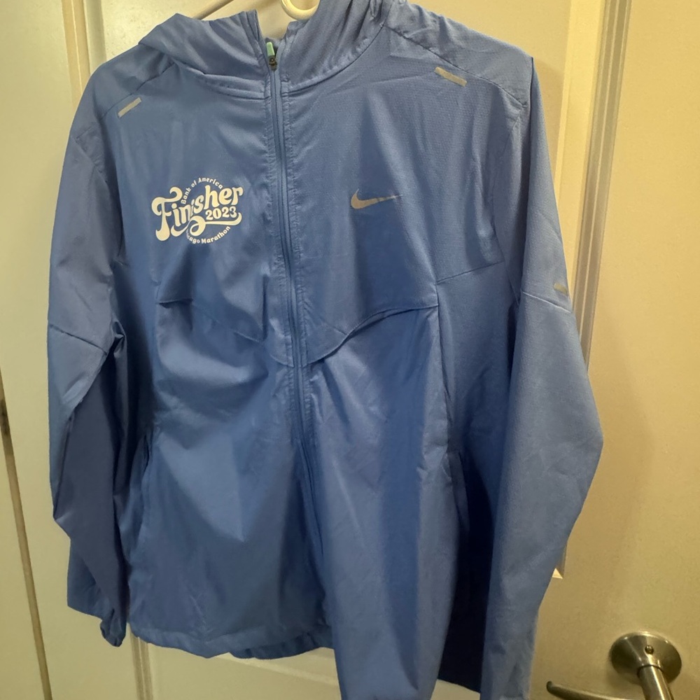 Chicago marathon finisher Nike running jacket